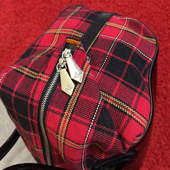 Vivienne Westwood NWT SHIRLEY LARGE YASMIN RED/blk AW2020 - Picture 10 of 17